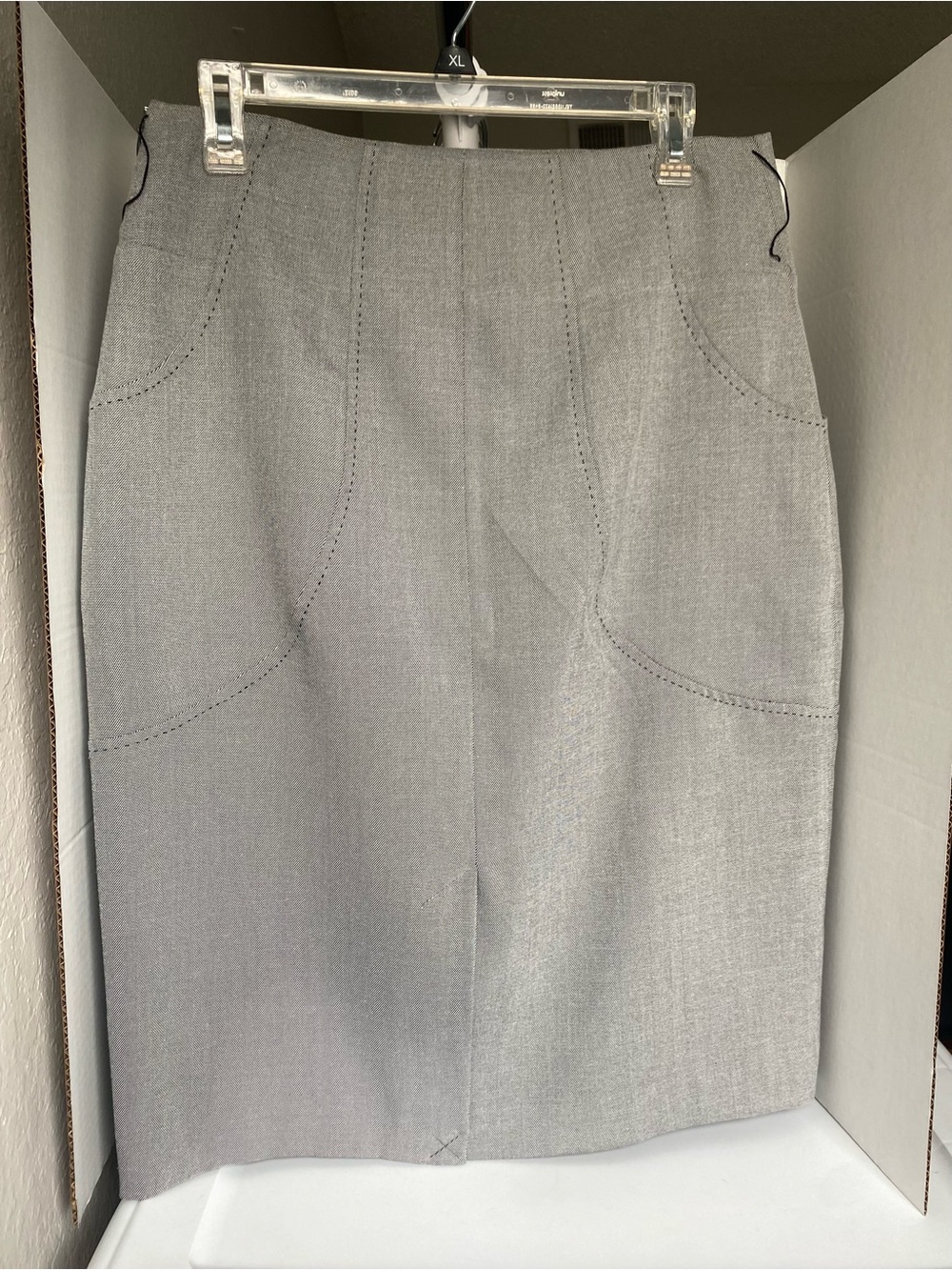 Worthington Pencil Skirt in Gray Size 12P Like New